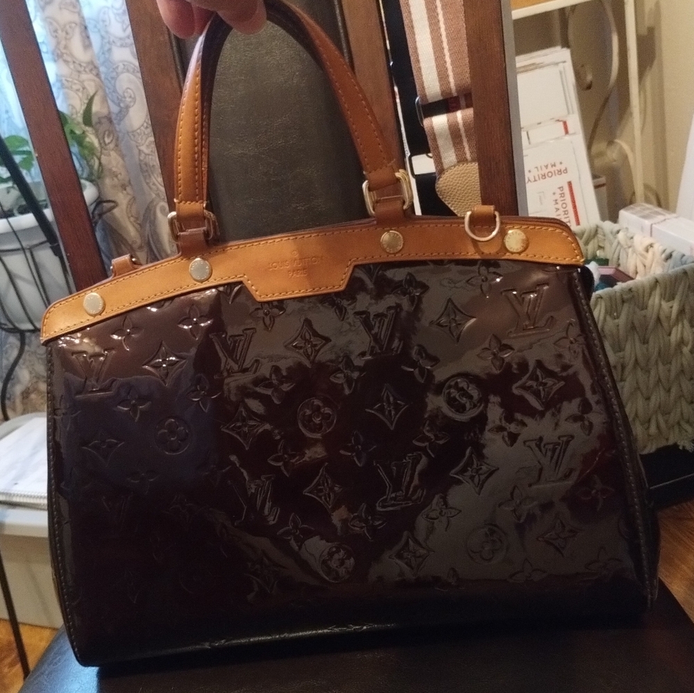 Louis Vuitton Brea Amarante Vernis MM Crossbody Bag DR0153 - Picture 7 of 13